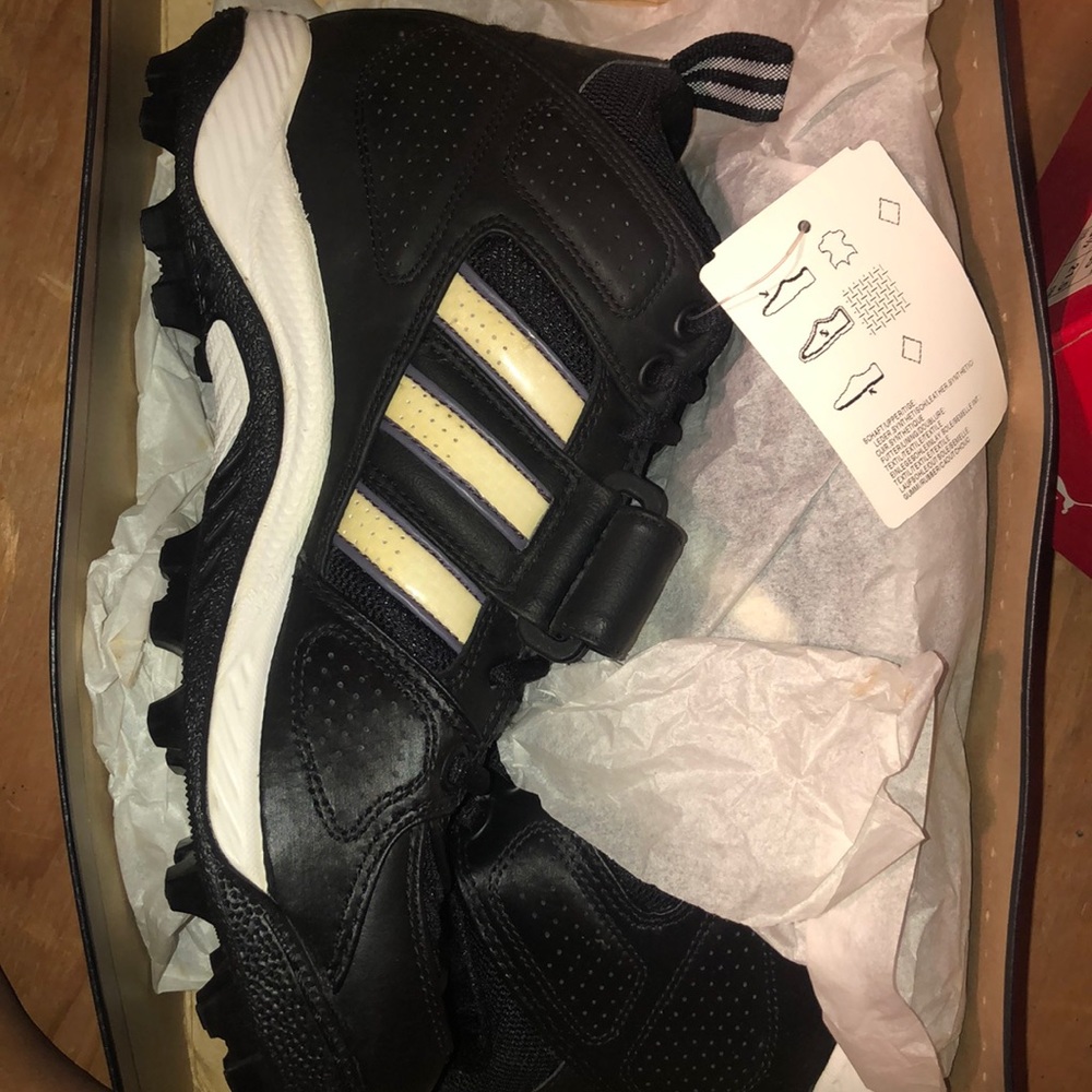 HUGE PRICE DROP‼️ NWT unisex adidas cleats